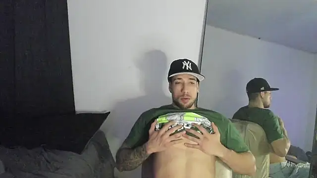 Snapshot of ThiagoLugo chatting on December 4, 4:00 am ThiagoLugo online show from December 4, 4:00 am