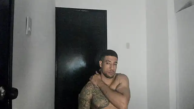 ThiagoLugo online show from May 23, 2:43 am