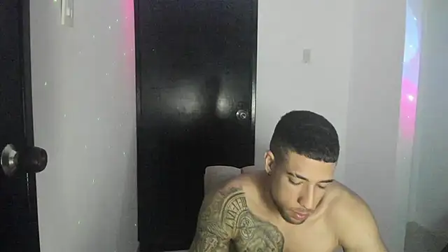 Snapshot of ThiagoLugo chatting on June 16, 4:34 am ThiagoLugo online show from June 16, 4:34 am
