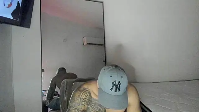 Snapshot of ThiagoLugo chatting on September 19, 5:22 am ThiagoLugo online show from September 19, 5:22 am