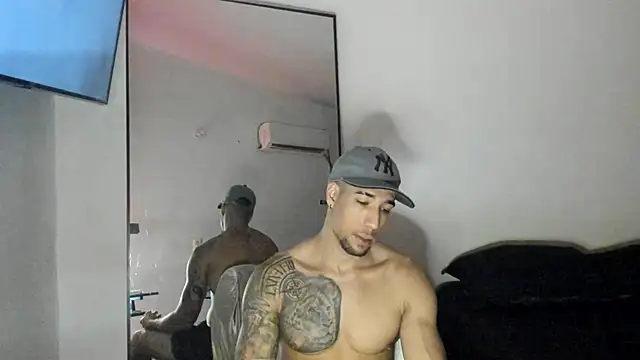 Snapshot of ThiagoLugo chatting on September 21, 3:33 am ThiagoLugo online show from September 21, 3:33 am