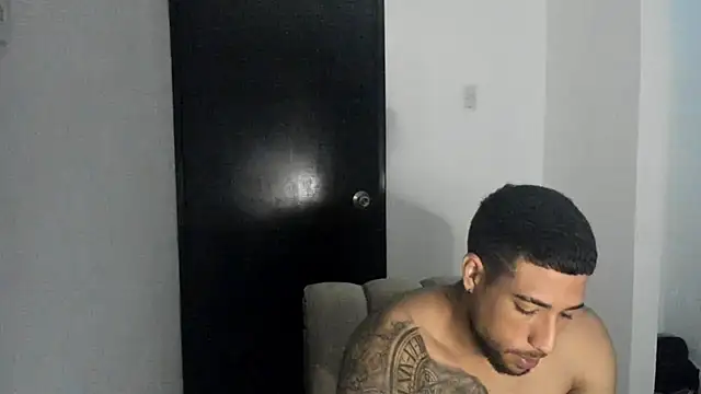 ThiagoLugo online show from May 4, 2:59 am