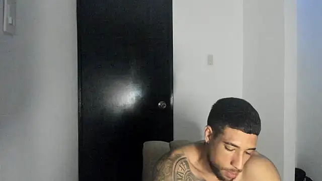 ThiagoLugo online show from May 5, 4:37 am