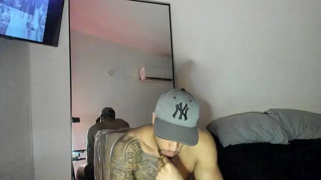 Snapshot of ThiagoLugo chatting on September 14, 6:41 pm ThiagoLugo online show from September 14, 6:41 pm