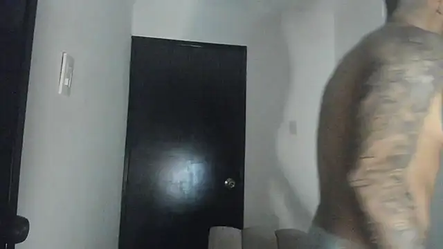 Snapshot of ThiagoLugo chatting on June 26, 5:57 am ThiagoLugo online show from June 26, 5:57 am