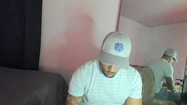 Snapshot of ThiagoLugo chatting on October 11, 1:50 am ThiagoLugo online show from October 11, 1:50 am