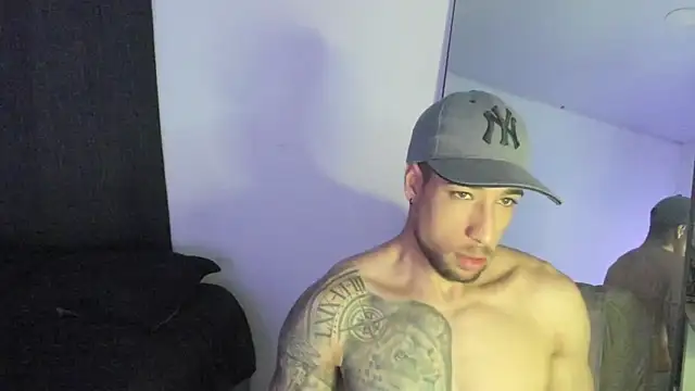 Snapshot of ThiagoLugo chatting on December 14, 10:37 pm ThiagoLugo online show from December 14, 10:37 pm