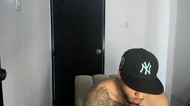 ThiagoLugo online show from May 28, 4:13 pm
