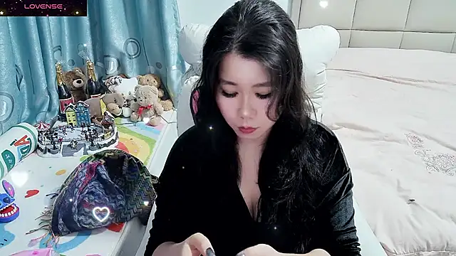 Onlyxixi online show from November 17, 1:37 pm