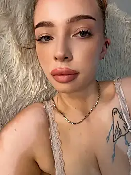 Snapshot of Hannah_xBaby chatting on July 3, 12:00 pm Hannah xBaby online show from July 3, 12:00 pm