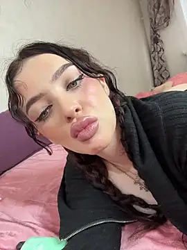 Hannah xBaby online show from November 27, 8:37 am