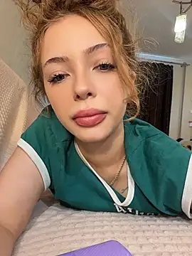 Snapshot of Hannah_xBaby chatting on June 17, 9:30 am Hannah xBaby online show from June 17, 9:30 am