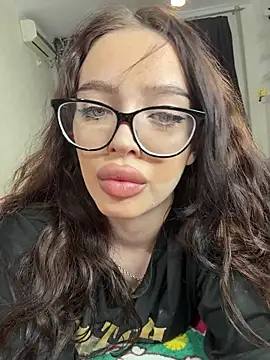 Hannah xBaby online show from January 18, 12:30 pm