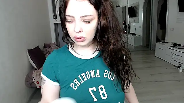 Hannah xBaby online show from February 13, 12:27 pm