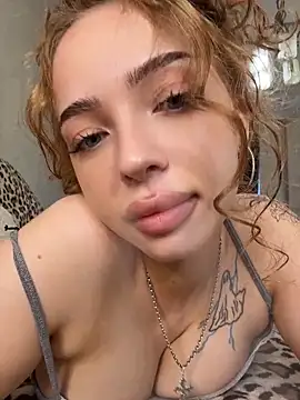 Snapshot of Hannah_xBaby chatting on June 19, 3:40 pm Hannah xBaby online show from June 19, 3:40 pm
