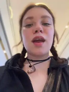 Snapshot of lucy-joy chatting on June 29, 10:15 am lucy-joy online show from June 29, 10:15 am