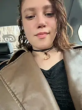 Snapshot of lucy-joy chatting on October 3, 11:12 am lucy-joy online show from October 3, 11:12 am