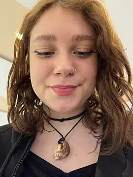Snapshot of lucy-joy chatting on June 18, 10:20 am lucy-joy online show from June 18, 10:20 am