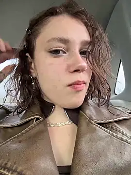 Snapshot of lucy-joy chatting on September 27, 1:17 pm lucy-joy online show from September 27, 1:17 pm
