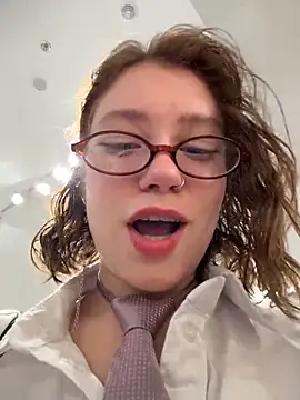 Snapshot of lucy-joy chatting on October 16, 10:34 am lucy-joy online show from October 16, 10:34 am