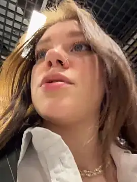 lucy-joy online show from March 13, 11:37 am