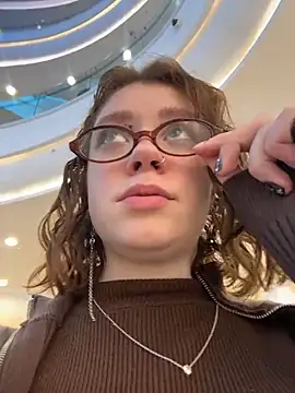 lucy-joy online show from November 7, 10:31 am