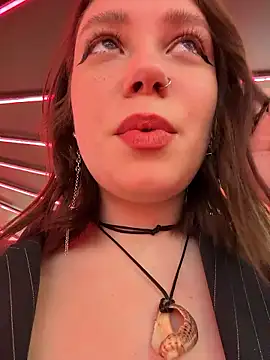 lucy-joy online show from January 17, 9:35 am