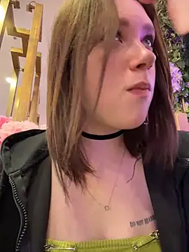 lucy-joy online show from March 5, 8:55 am