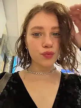 Snapshot of lucy-joy chatting on October 11, 10:27 am lucy-joy online show from October 11, 10:27 am