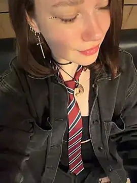 lucy-joy online show from May 9, 8:18 am