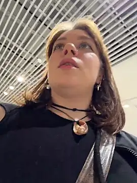 lucy-joy online show from May 18, 9:14 am