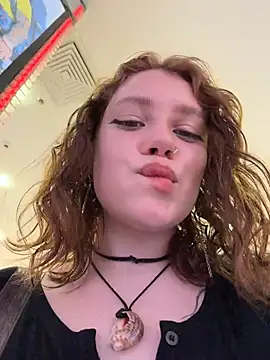 Snapshot of lucy-joy chatting on June 9, 10:27 am lucy-joy online show from June 9, 10:27 am
