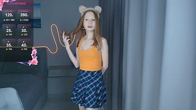 Snapshot of FoxyMira chatting on September 26, 1:51 pm FoxyMira online show from September 26, 1:51 pm