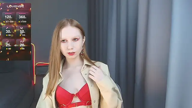 FoxyMira online show from December 5, 1:43 pm