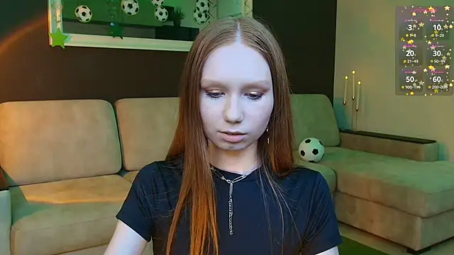 Snapshot of FoxyMira chatting on June 22, 4:59 pm FoxyMira online show from June 22, 4:59 pm