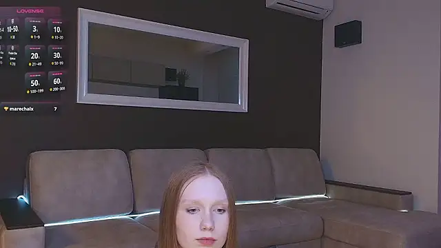 FoxyMira online show from March 26, 4:05 pm