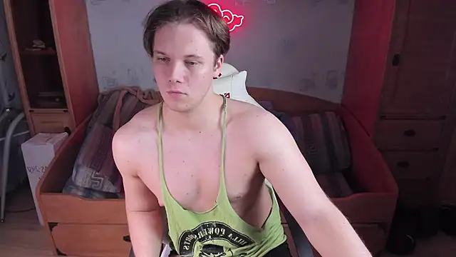 Dexter Bennett online show from December 18, 1:37 pm