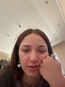 DollyTall online show from March 28, 9:32 am