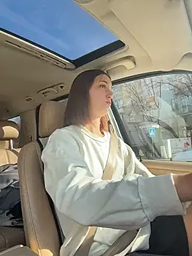 DollyTall online show from October 31, 7:27 am