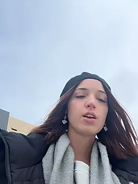 DollyTall online show from November 8, 9:35 am