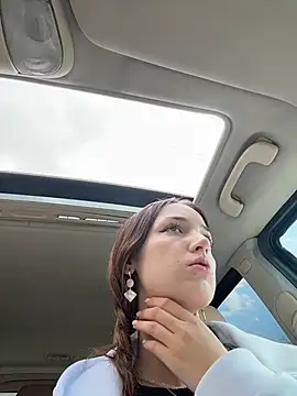 DollyTall online show from April 6, 6:25 am