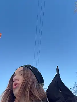 DollyTall online show from December 21, 7:10 am