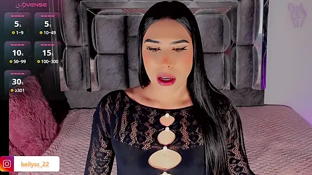 Snapshot of Keilyss_ chatting on November 6, 5:22 am Keilyss online show from November 6, 5:22 am