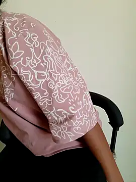 Snapshot of AnkitaDevi chatting on June 18, 4:11 am AnkitaDevi online show from June 18, 4:11 am