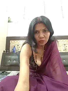 Yourhotsweetgirl online show from February 15, 4:06 pm