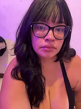 Emily Taylor2 online show from April 24, 2:02 am