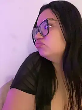 Snapshot of Emily_Taylor2 chatting on December 20, 2:03 am Emily Taylor2 online show from December 20, 2:03 am