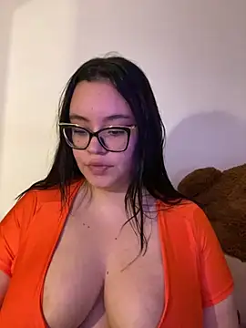 Emily Taylor2 online show from November 13, 2:48 am