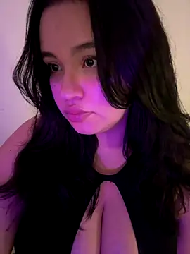 Snapshot of Emily_Taylor2 chatting on January 6, 2:04 am Emily Taylor2 online show from January 6, 2:04 am