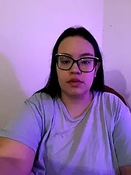 Emily Taylor2 online show from November 14, 2:15 am